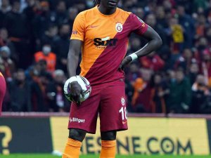 Bafetimbi Gomis Penaltı Kaçırdı
