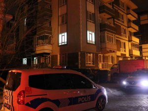 Tartıştığı Sevgilisini Sırtından Bıçakladı