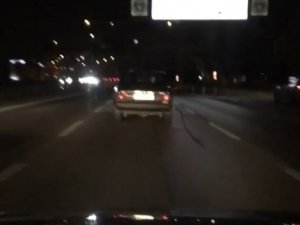 Yakıt Pompasını Koparıp Trafikte Giden Otomobili Görenler Gözlerine İnanamadı