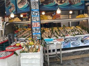 Balık Tezgahlarında Bolluk Yaşanıyor