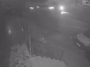 Sancaktepe’de Kiralık Araç Çalan 3 Kişi, Polisten Kaçarken Kaza Yapıp Takla Attı