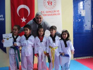 Tatvanlı Minik Tekvandocular Kuşak Bağladı