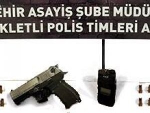 Silah Ve Telsizle Gezerken Yakalanan Şüpheli Tutuklandı