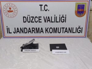 Uyuşturucu Hap Ve Tabanca Yol Kontrolünde Yakalandı