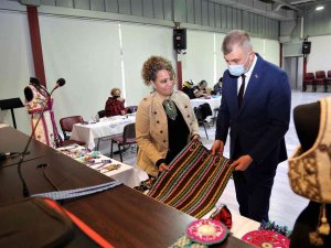 Kadınlar Kendi Aksesuarlarını Üretti