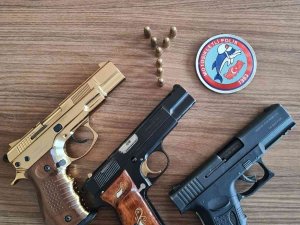 Motosikletli Polis Timleri 3 Ruhsatsız Tabanca Ele Geçirdi