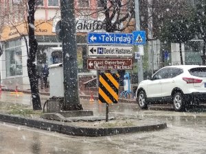 Kar, İ̇stanbul Sınırına Dayandı