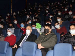 Vali Ve Öğrenciler ’Malazgirt 1071’ Filmini İzledi