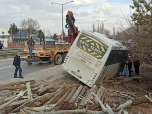 Servis Minibüsünün Altında Kalan Lise Öğrencisi Yaşamını Yitirdi