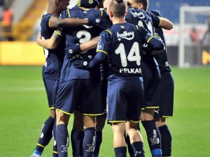 Fenerbahçe, Üst Üste 12 Deplasman Maçında Da Gol Yedi