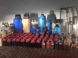 Sahte İçki Üretimine Suçüstü: 853 Litre El Yapımı İçki Bulundu