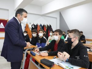 Lise Öğrencileri Vali Atay’la Buluştu