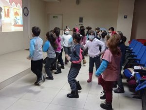 Minikler Kütüphanede Buluşmaya Devam Ediyor