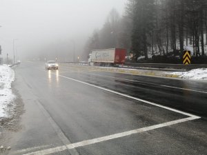 Bolu Dağı’nda Hafif Kar Yağışı Ve Sis Etkili Oluyor