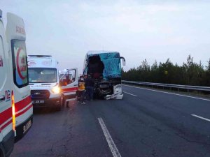 Şanlıurfa’da Yolcu Otobüsü Tırla Çarpıştı: 10 Yaralı