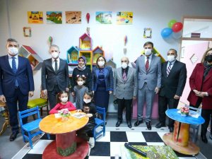 Şahin Sıfır Atık Projesi İle Yapılan Kütüphanenin Açılışına Katıldı