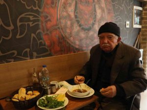 91 Yaşında Hiç Virüse Yakalanmadı, Sırrın Kelle Paçada Olduğunu Söyledi