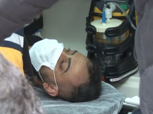 Sırtından Bıçaklandı, Bıçağı Kendisi Çıkardı