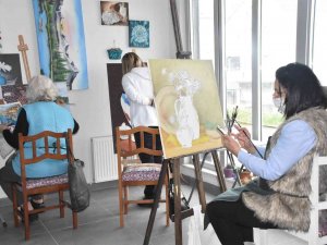 Sinoplu Kadınlar Yeteneklerini Tuvale Yansıtıyor