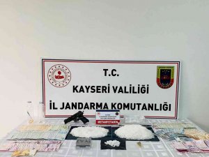Jandarmadan Uyuşturucu Tacirlerine Operasyon: 4 Gözaltı