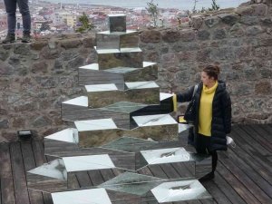 Kızlar Manastırı’nda Bir Garip Aynalı Sergi