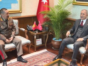 Milli Savunma Bakanı Akar, Kırgızistan Savunma Bakanı Bekbolotov İle Görüştü