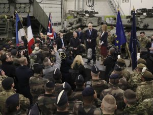 İ̇ngiltere Başbakanı Johson: “Ukrayna’da Rus Güçleriyle Savaşmayacağız”