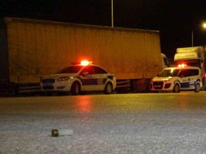 Bursa’da Sokakta Yürüyen 2 Kişiyi Pompalı Tüfekle Yaraladılar, Silahları Asfalt Silindirine Saklayıp Kayıplara Karıştılar