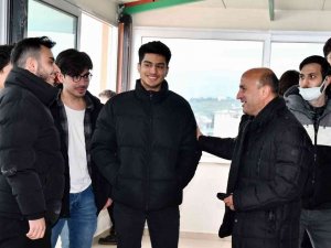 Altınova’da Üniversitelilerle Samimi Buluşma