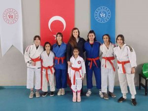Rekortmen Sporcudan Judoculara Ziyaret