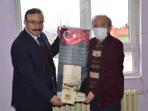 Emet Belediyesi Öğrencilere “Milli Mücadele Hatıralarım” İsimli Kitap Hediye Etti