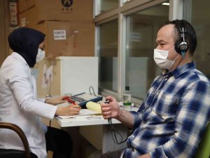 Kartal Belediyesi’nden 3 Mart Dünya Kulak Ve İ̇şitme Günü’nde Çalışanlarına Sağlık Taraması