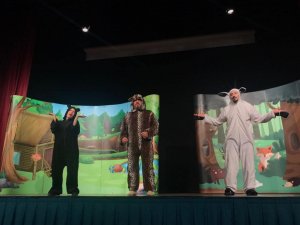 Gölcük’te Çocuklar Tiyatro İle Eğleniyor