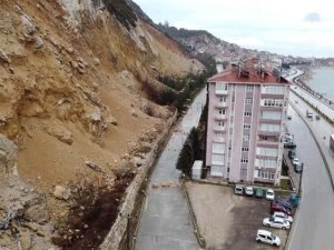 Eğirdir’de Heyelan Riski Altındaki Sağlık Ocağı Evlerine Tahliye Kararı