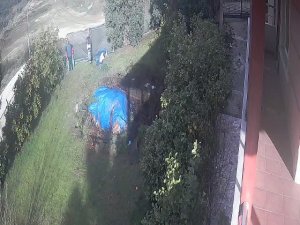 Hırsızlık Anı Kamerada