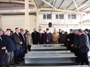 Kırkağaç’ta Otomatik Kuzu Yemlik Dağıtım Töreni Yapıldı