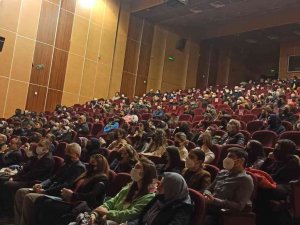 Eğitimci-yazar Dinç Öğrencilerle Buluştu