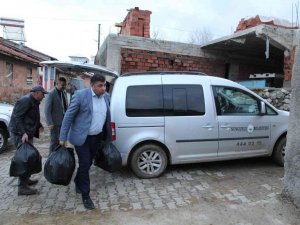 Sungurlu Belediyesi’nden Esme Köyüne Gıda Yardımı