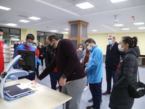 Paralimpik Sporcular Kütüphaneleri Gezdi