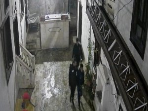 Basın Bürosuna Giren Hırsızı Gazeteciler Yakaladı