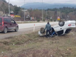 Köpeğe Çarpmamak İçin Yaptığı Manevra Sonrası Otomobiliyle Takla Attı