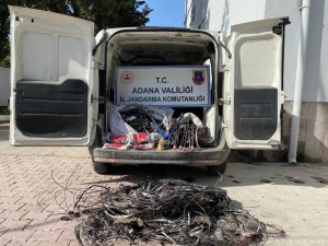 Çaldıkları Kabloları Yakarken Yakalandılar