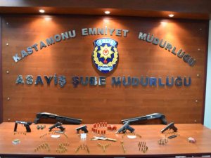 Kumar Oynarken Suçüstü Yakalandılar: 15 Şahsa 27 Bin Tl Ceza Kesildi