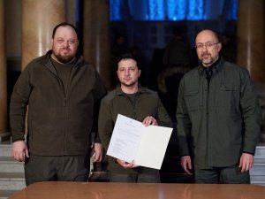 Ukrayna Devlet Başkanı Zelenskiy, Ab Başkanı Michel İle Telefonda Görüştü