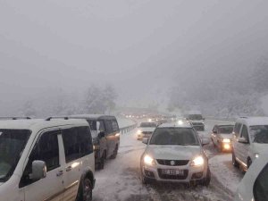 Antalya Karayolu Kar Nedeniyle Ulaşıma Kapatıldı