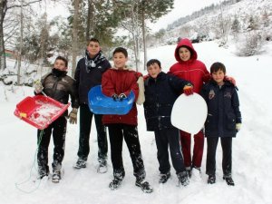 Denizli’de Okullar Kar Yağışı Nedeniyle Bir Gün Tatil Edildi