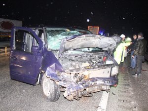 4 Aracın Karıştığı Zincirleme Kazada 2 Kişi Yaralandı