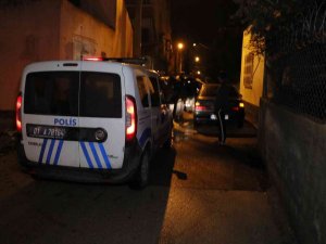 10 Kilometre Kaçtıktan Sonra Yakalanan Otomobilden Ruhsatsız Tabanca Çıktı