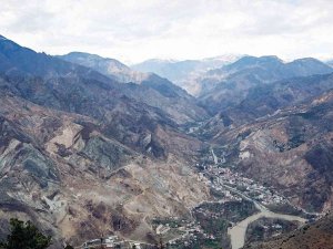 Dağlık Alanda 7 Senede Modern Bir İlçe İnşa Edildi