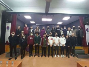 Öğrenciler, İ̇stiklal Marşı’nı Daha Güzel Okumak İçin Yarıştı